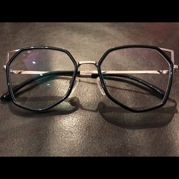 Accessories - 👠 2/$20 — Glasses